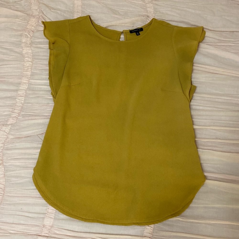 💥3/$30💥 DYNAMITE MUSTARD RUFFLE SLEEVE BLOUSE